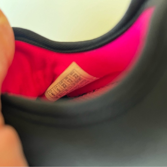 Lil' Skechers Girls size 6 Black & Rainbow Slip-On Sneakers - Picture 7 of 9